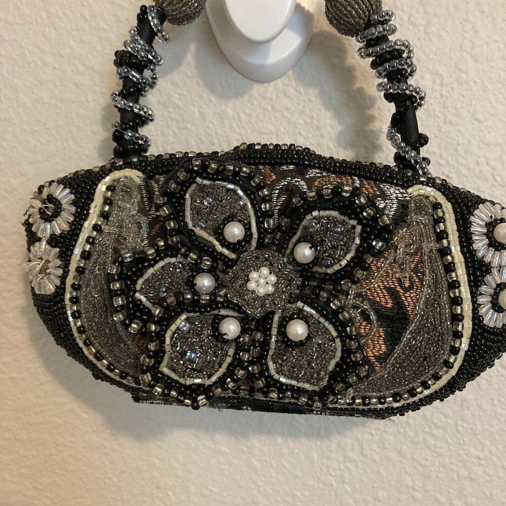 Vintage Mary Francis Small handle Beaded handbag